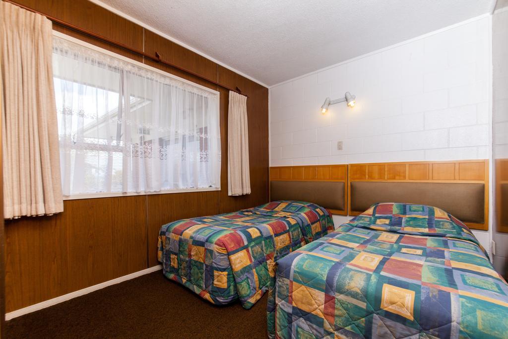 Sunset Lodge Motel Taupaki 객실 사진