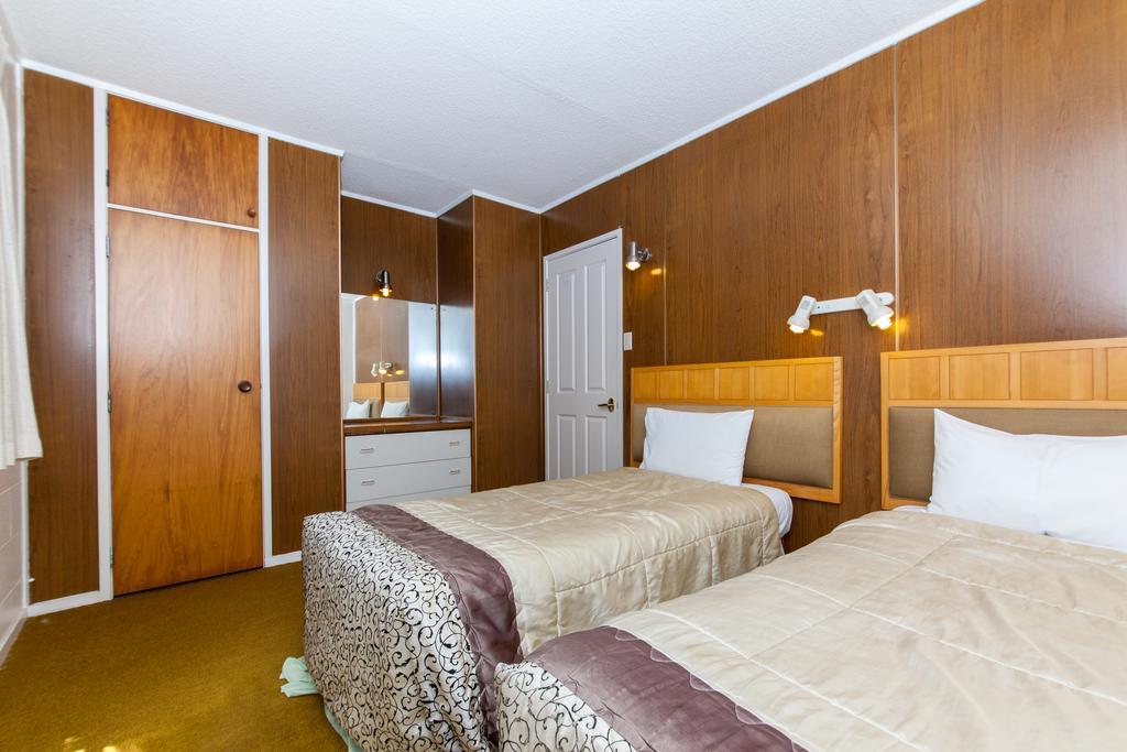 Sunset Lodge Motel Taupaki 객실 사진